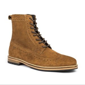 Crevo Walkins Size 11 Wingtip Boot